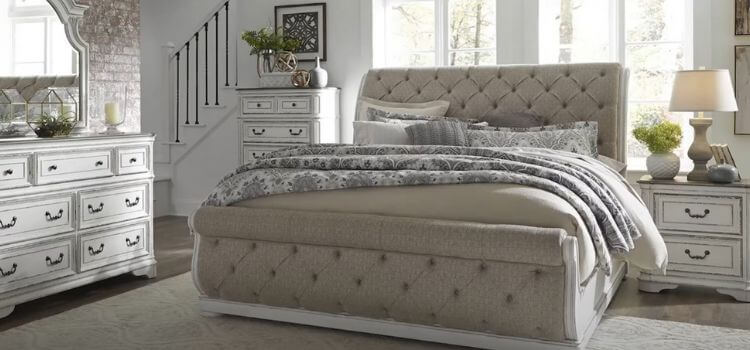 Are Sleigh Beds Out of Style in 2024