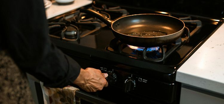 what is the best cookware for a gas stove