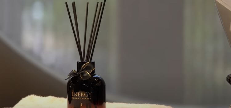 Reed diffusers are customizable, low-maintenance, and long-lasting